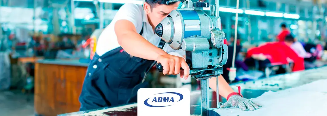 Descubra o que é enfesto e como ele influencia alinhamento, rendimento e qualidade no corte de tecidos dentro do processo produtivo têxtil com máxima eficiência técnica.